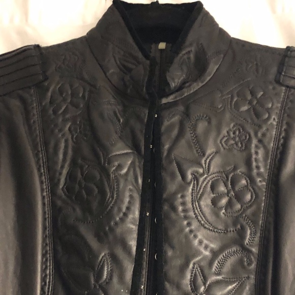 Tahari Black Embossed Black Leather Jacket w Mandarin Collar & Bell Sleeves XS - Picture 2 of 14